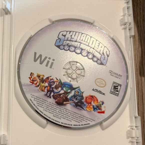 Nintendo Wii Skylanders Bundle – Giants + Spyro’s Adventure Game & Portal - Picture 3 of 6